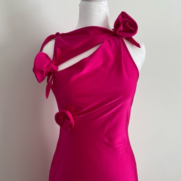 🌺 Coperni asymmetric flower gown in raspberry 🌺 - Picture 2 of 7